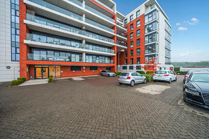 2 Bedroom Flat For Sale In Kingman Way, Newbury, RG14