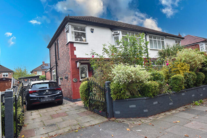 3 Bedroom Semi-Detached House For Sale In Bradfield Road, Urmston, M41