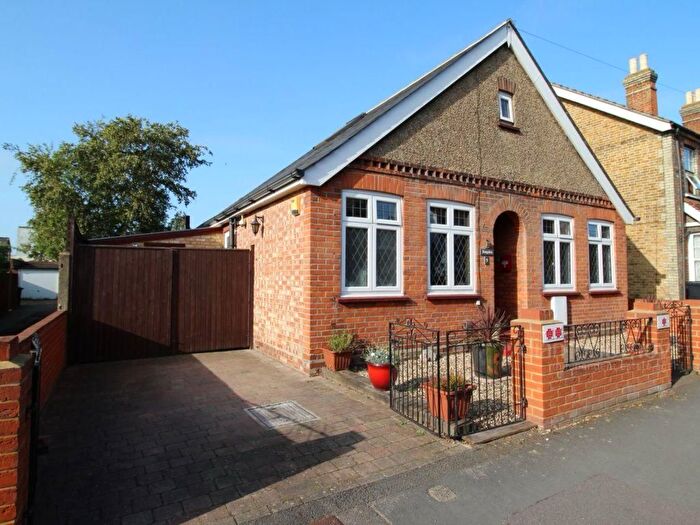 3 Bedroom Terraced House To Rent In Glebe Road, Egham, TW20