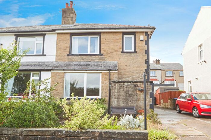 3 Bedroom Semi-Detached House For Sale In Moorcroft Avenue, Keighley, BD22