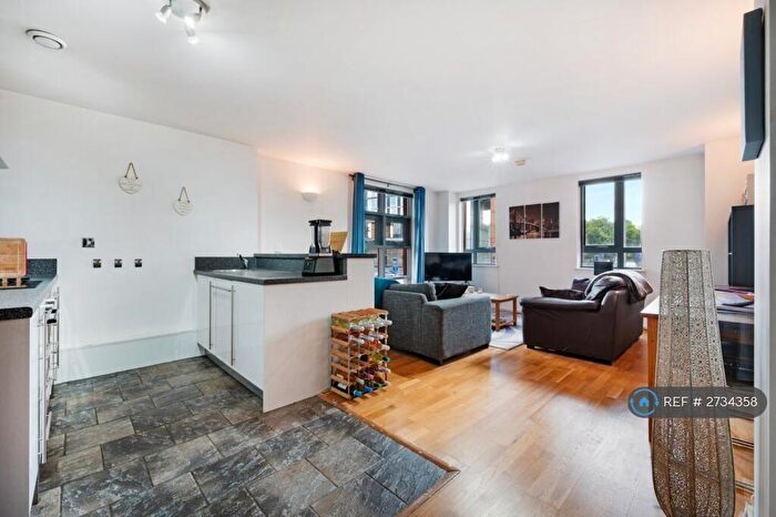 2 Bedroom Flat To Rent In Blantyre Street, Manchester, M15