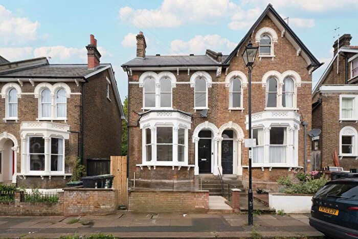 3 Bedroom Flat For Sale In Embleton Road, Ladywell, London, SE13