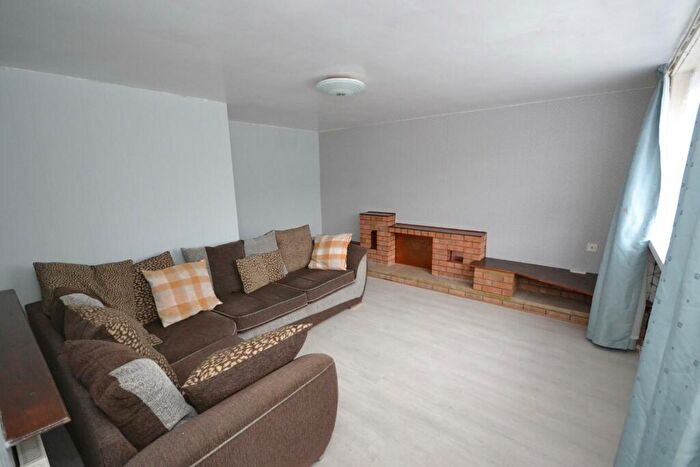 3 Bedroom Terraced House To Rent In Perran Close, Hull, HU7