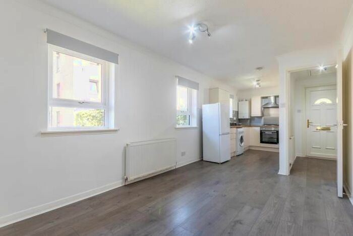 1 Bedroom Semi Detached House To Rent In The Paddockholm, Edinburgh, EH12