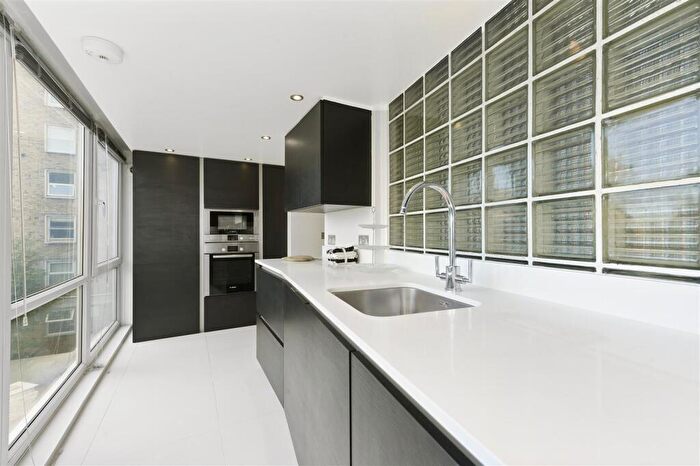 3 Bedroom Flat To Rent In St. Johns Wood Park, St Johns Wood, NW8