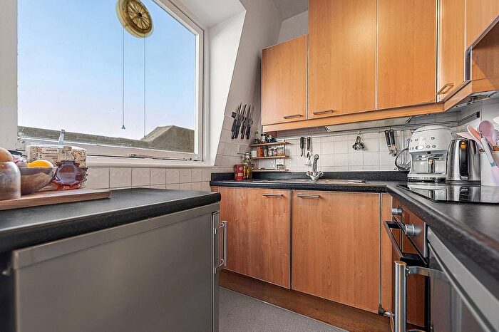 1 Bedroom Flat To Rent In Cambridge Street, Pimlico, London, SW1V