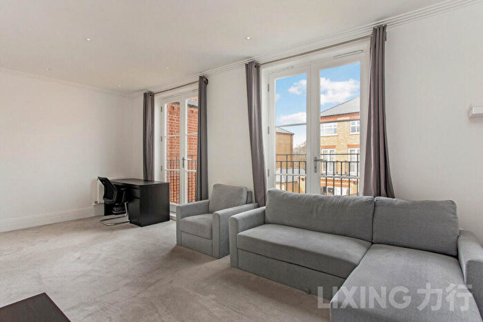 4 Bedroom Semi-Detached House For Sale In Rookery Lane, Barnet, EN4