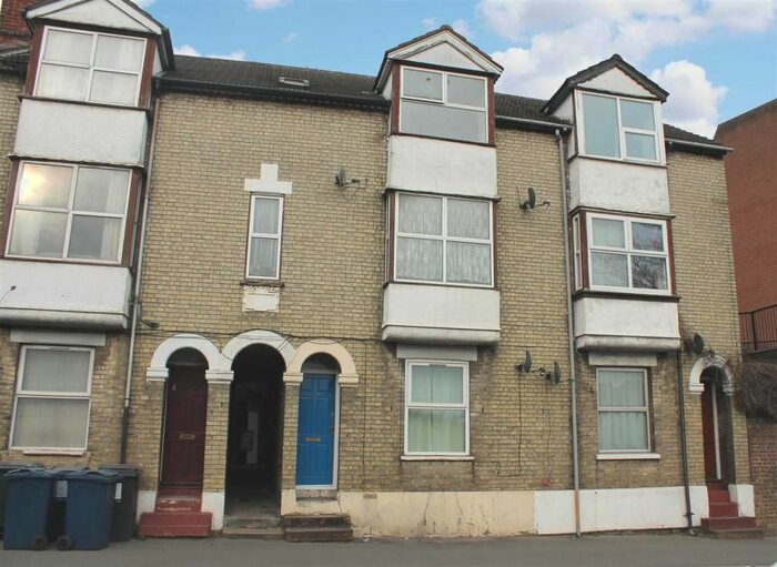 1 Bedroom Flat To Rent In West Wycombe Road, High Wycombe HP11