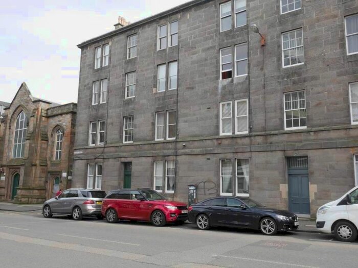 2 Bedroom Flat To Rent In Spittal Street, Edinburgh, EH3