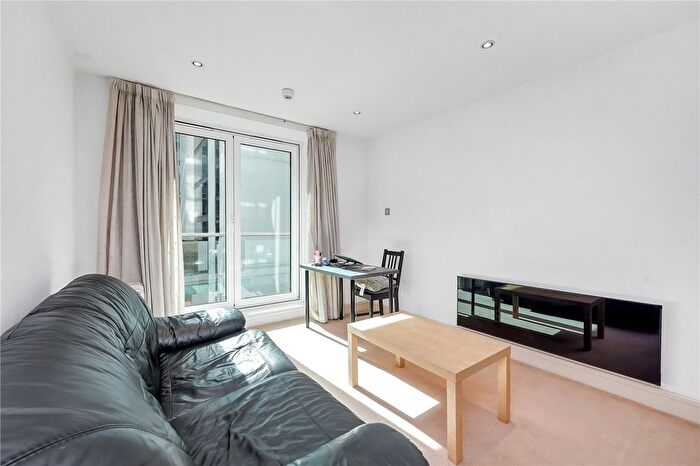 1 Bedroom Flat For Sale In Albert Embankment, Vauxhall, London, SE1