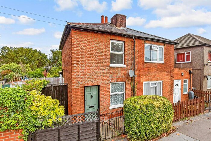 2 Bedroom Semi Detached House For Sale In Wickham Road, Croydon, Surrey, CR0