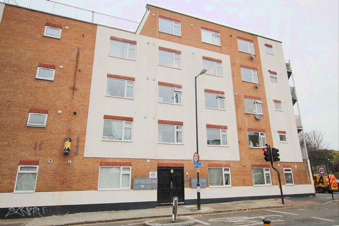 2 Bedroom Flat To Rent In Verney Road, London, SE16