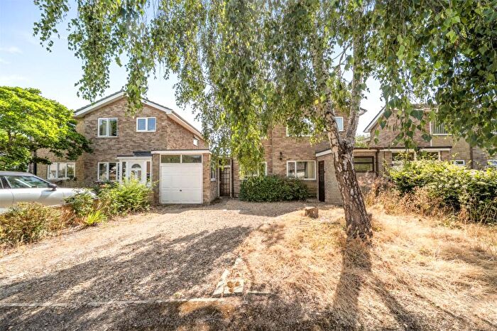 3 Bedroom Link Detached House For Sale In St. Marys Close, Oxford, OX4