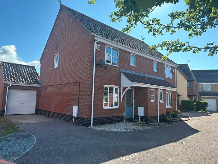 3 Bedroom Semi-Detached House To Rent In Anchor Way, Carlton Colville, NR33