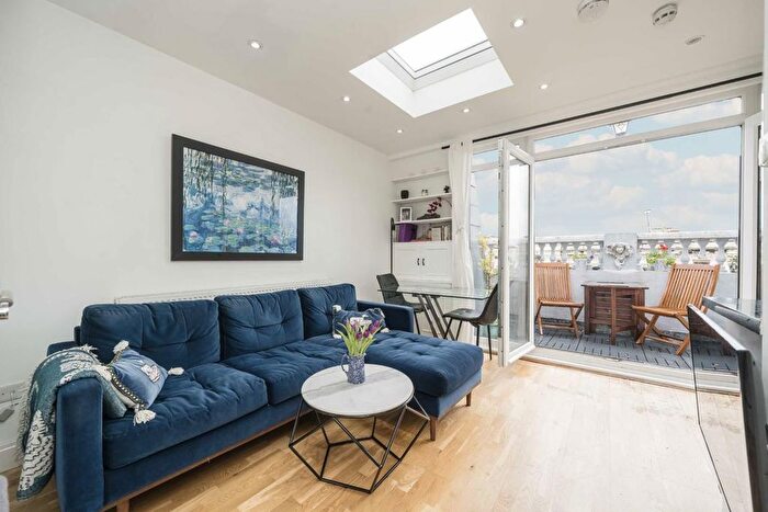 2 Bedroom Flat To Rent In Fairholme Road, Barons Court, W14