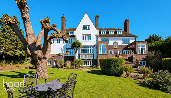 2 Bedroom Duplex For Sale In Second Avenue, Frinton-On-Sea, CO13