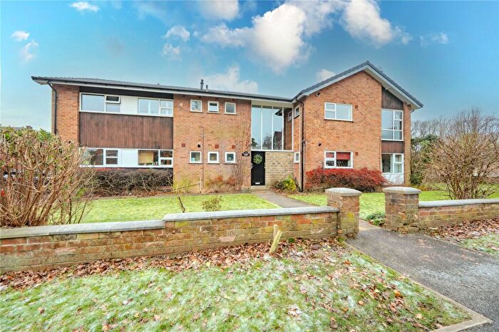 2 Bedroom Apartment For Sale In Flat, Welburn Court, Welburn Avenue, Leeds, West Yorkshire, LS16