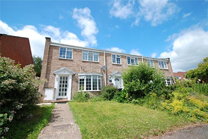 3 Bedroom House To Rent In Sandalwood, Onslow, GU2