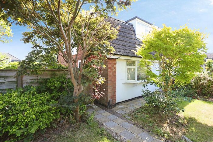 3 Bedroom Semi-detached House For Sale In Gail Avenue, Heaton Norris, Stockport, SK4