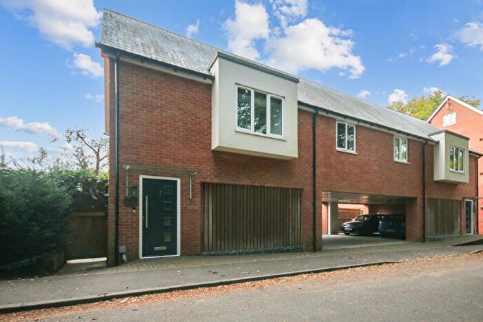 1 Bedroom Flat For Sale In Lowdells Lane, East Grinstead, West Sussex, RH19