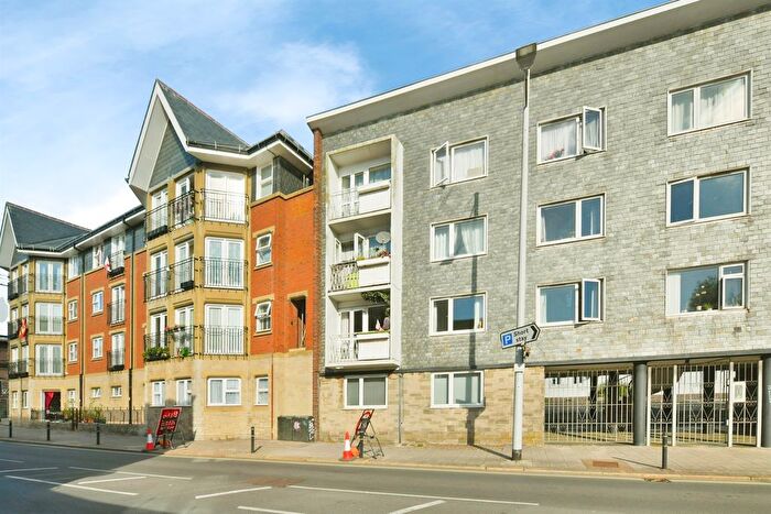 3 Bedroom Flat For Sale In Vauxhall Street, Plymouth, PL4