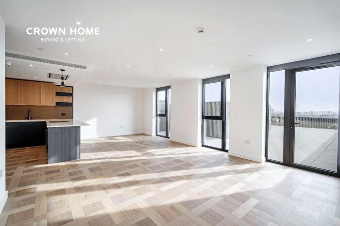 3 Bedroom Apartment To Rent In Merino Gardens, London Dock, E1W