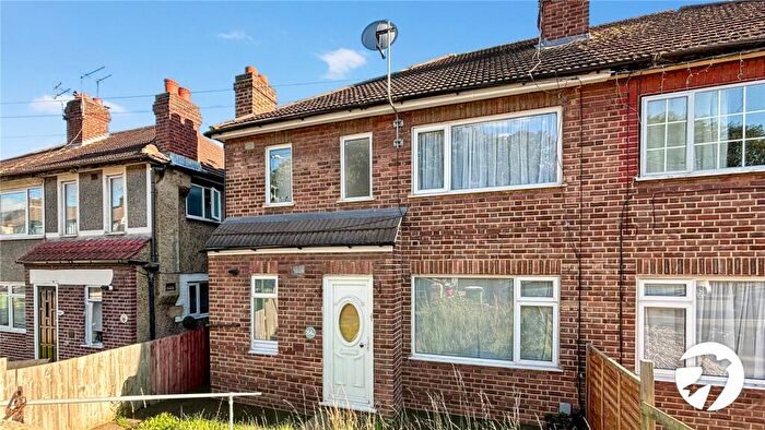 2 Bedroom Maisonette To Rent In Holly Hill Road, Erith, DA8