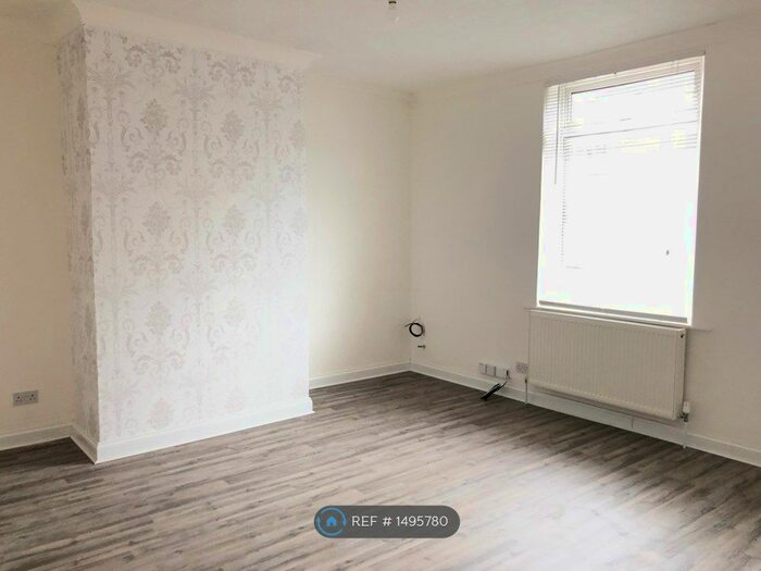 3 Bedroom End Of Terrace House To Rent In Woodbine Street, Ossett, WF5