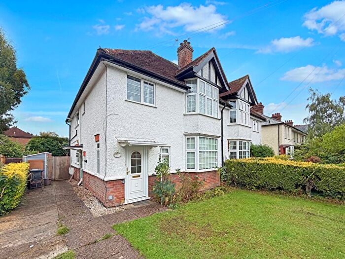 2 Bedroom Flat For Sale In Lexham Gardens, Amersham, HP6