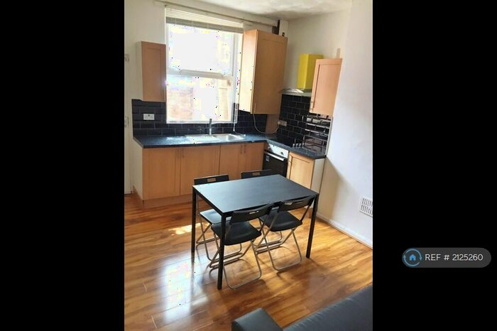 3 Bedroom Terraced House To Rent In Newport Street, Manchester, M14