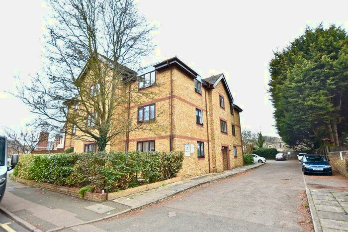 Flat To Rent In Acre Road, Kingston Upon Thames, KT2