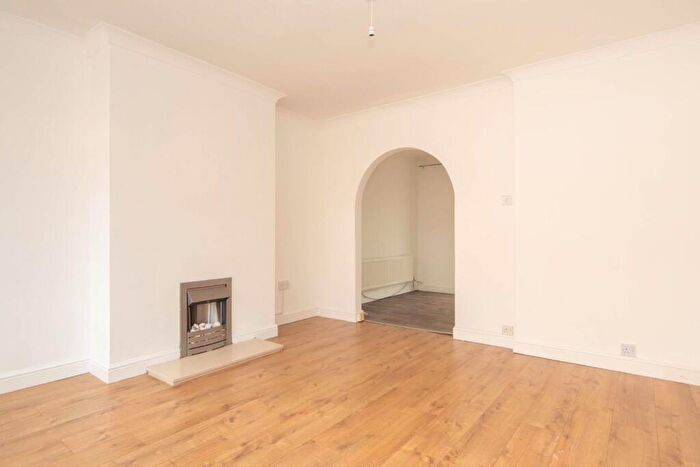 3 Bedroom Terraced House For Sale In Sommerdale Grove, LS13