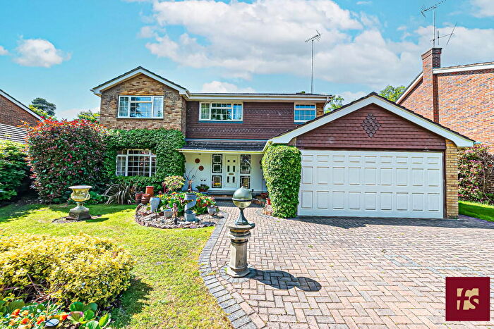 4 Bedroom Detached House For Sale In Robin Lane, Sandhurst, GU47