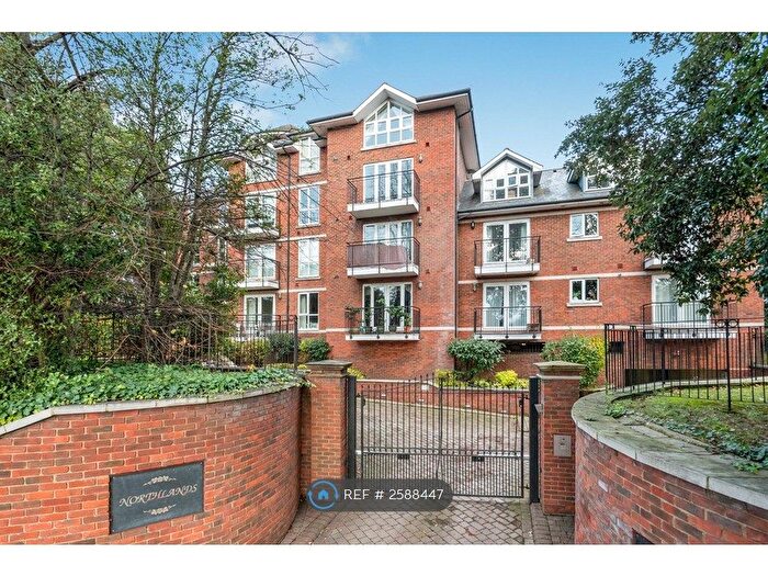 2 Bedroom Flat To Rent In Northlands, Bromley, BR1