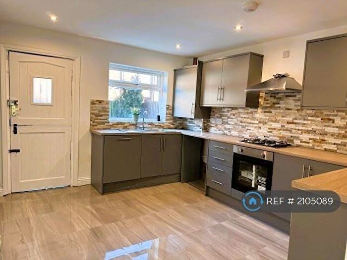 4 Bedroom Terraced House To Rent In Victoria Grove, Leeds, LS9