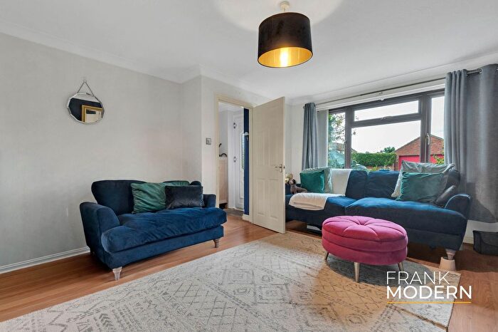 4 Bedroom Detached House For Sale In Bytham Heights, Castle Bytham, NG33