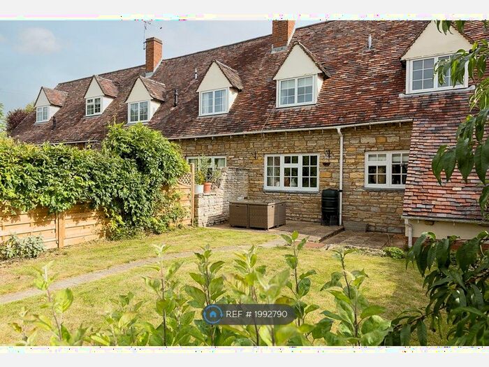 3 Bedroom Terraced House To Rent In Tythe Barn Cottages, Evesham, WR11