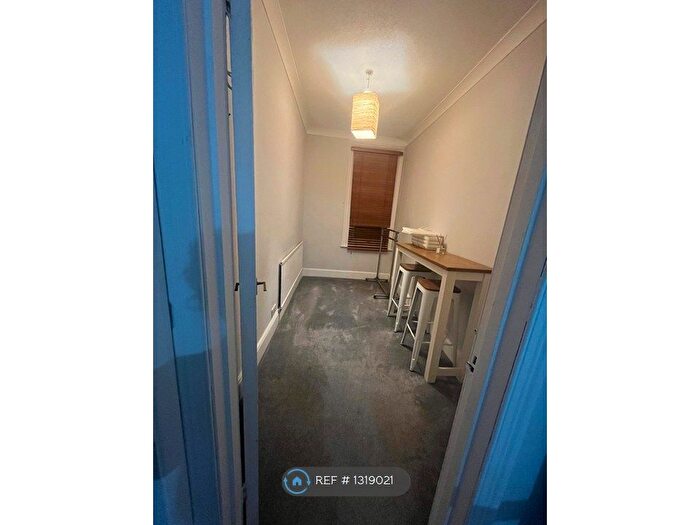 2 Bedroom Flat To Rent In Leighton Road, Ealing, W13
