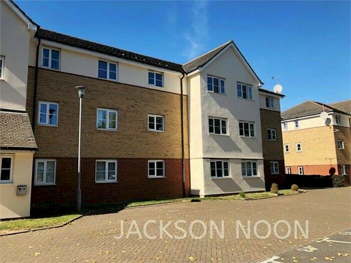 2 Bedroom Flat To Rent In Sherriff Close, Esher, KT10