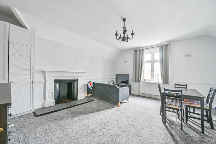 2 Bedroom Flat For Sale In High Road, Willesden Green, London, NW10