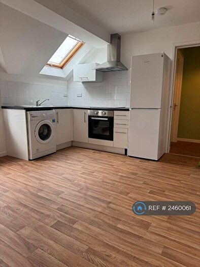 2 Bedroom Flat To Rent In South View Place, Bournemouth, BH2