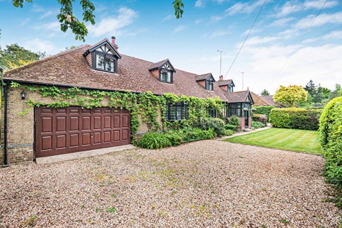 4 Bedroom Detached House For Sale In Caddington Common, Markyate, St Albans, AL3