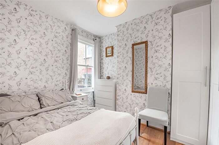 1 Bedroom Flat For Sale In Fallsbrook Road, Furzedown, SW16