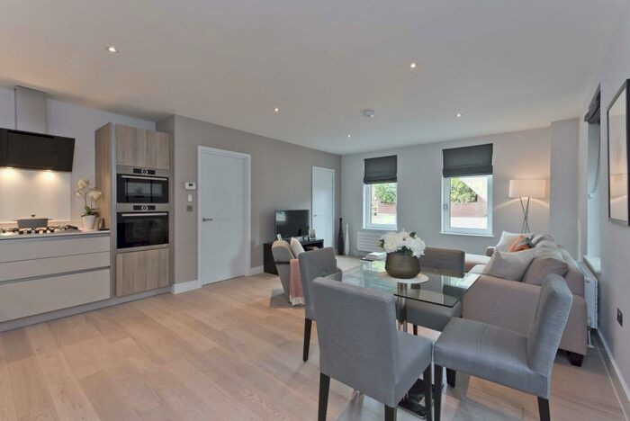 2 Bedroom Apartment To Rent In Hare Lane, Claygate, Esher, KT10