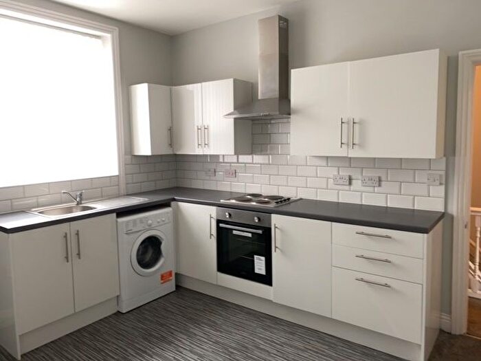 2 Bedroom Flat To Rent In Victoria Parade, Rossendale, BB4