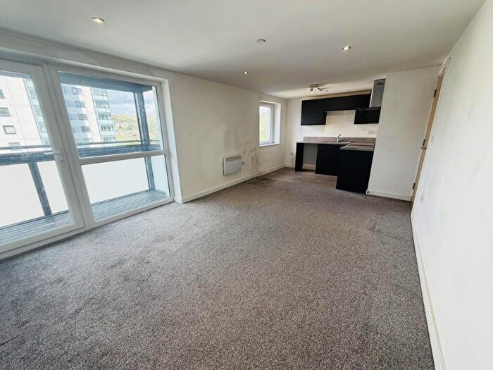 1 Bedroom Apartment To Rent In Wheatley Court, Halifax, HX2