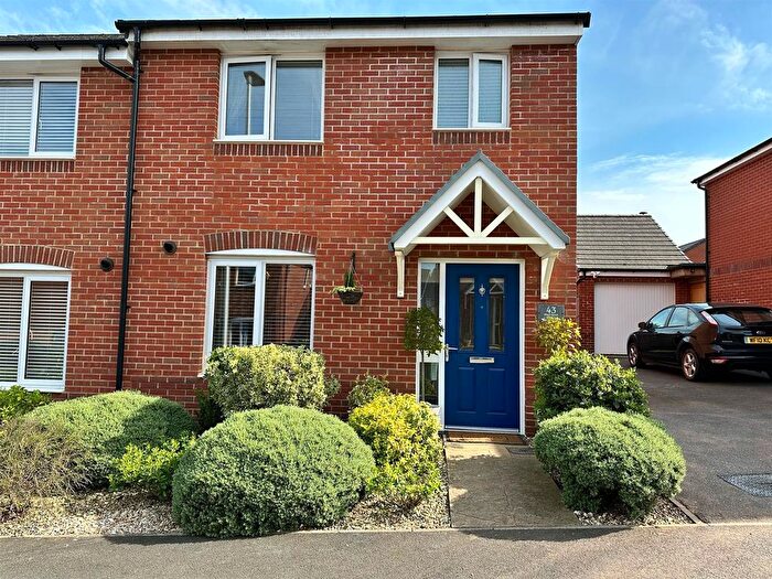 3 Bedroom Semi-Detached House For Sale In Allotment Approach, Tiverton, EX16