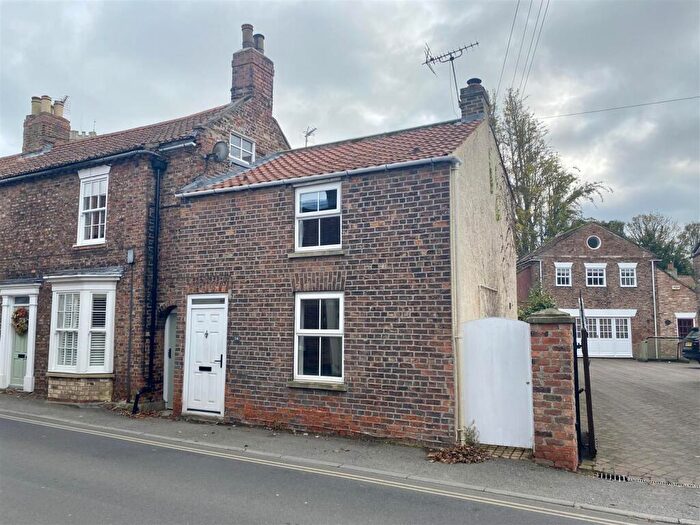 2 Bedroom Cottage To Rent In Pinfold Street, Howden, DN14