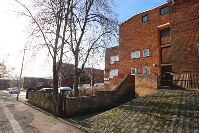 2 Bedroom Flat To Rent In Kinghorne Walk, Central Dundee, DD3