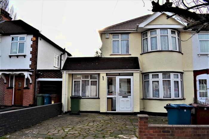 4 Bedroom End Of Terrace House To Rent In Tregenna Avenue, Harrow, HA2